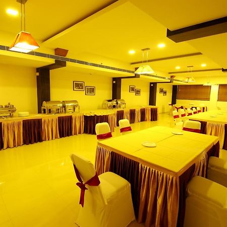 Hotel Hillway Park Коллам Экстерьер фото