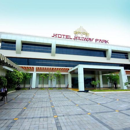 Hotel Hillway Park Коллам Экстерьер фото