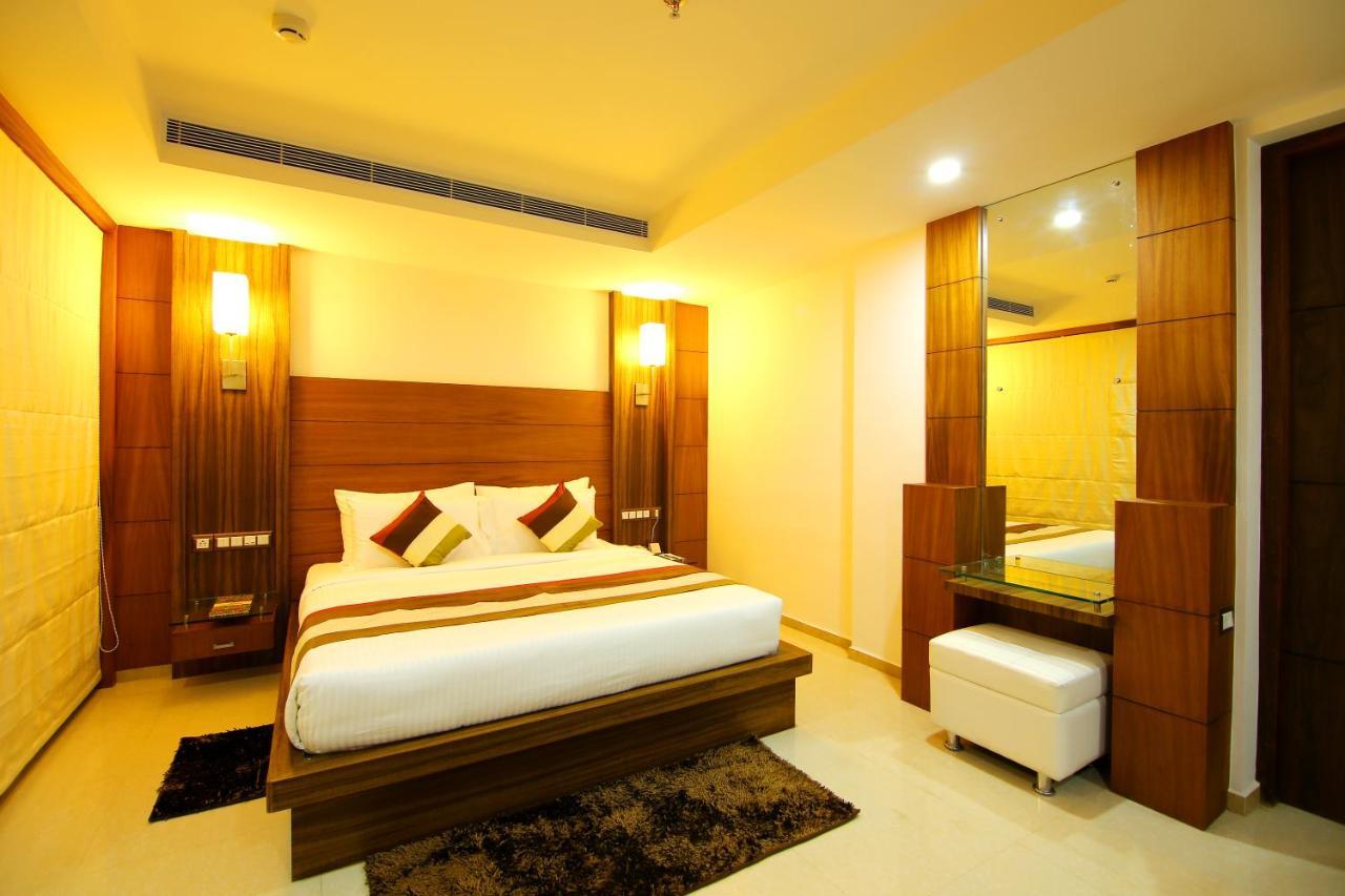 Hotel Hillway Park Коллам Экстерьер фото