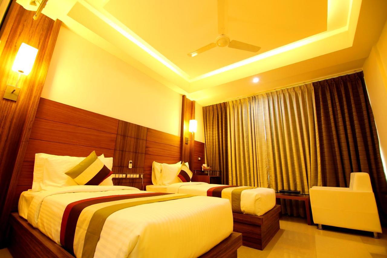 Hotel Hillway Park Коллам Экстерьер фото