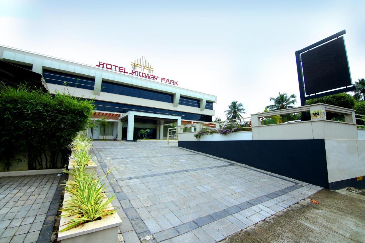 Hotel Hillway Park Коллам Экстерьер фото