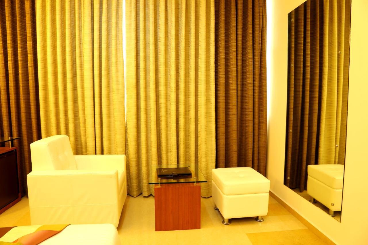 Hotel Hillway Park Коллам Экстерьер фото